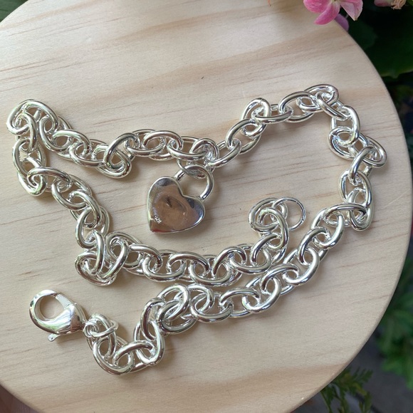 🌟 Silver Heart Necklace - Picture 2 of 3